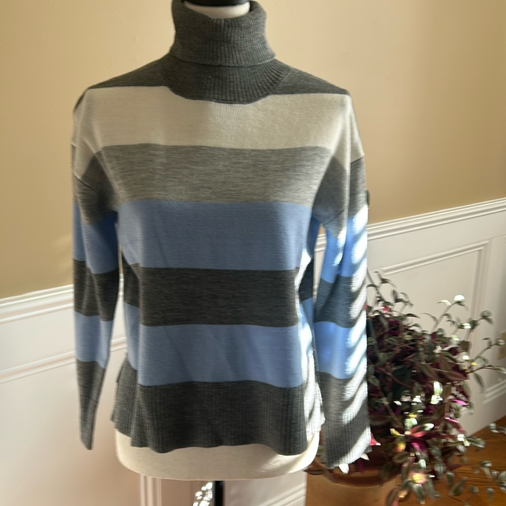 NY&C turtleneck sweater